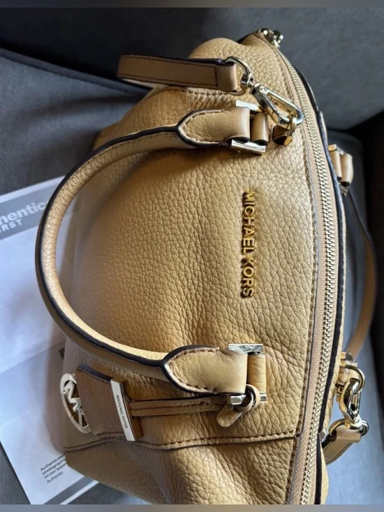Michael Kors Pebbled Leather Riley Satchel- Peanut Butter/Tan W/COA and GUC💜 - Picture 9 of 16